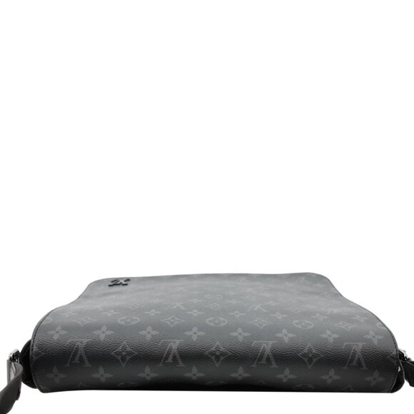 Louis Vuitton District MM Monogram Eclipse Messenger Bag Black - Picture 8 of 13